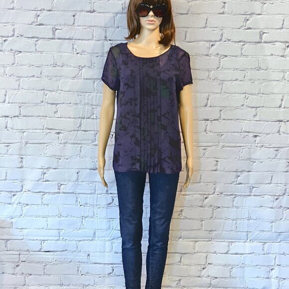 ANN TAYLOR, The Loft - Beautiful sheer navy/purple short sleeve floral blouse - Picture 3 of 13
